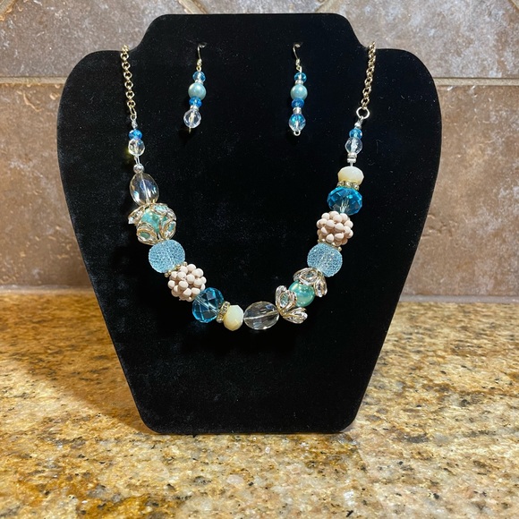 Handmade Jewelry Set - Picture 2 of 4